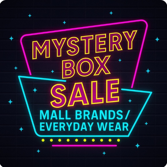 MALL BRAND EVERYDAY WEAR Mystery Box 15 Pieces Reseller Wholesale Lot - Picture 1 of 1